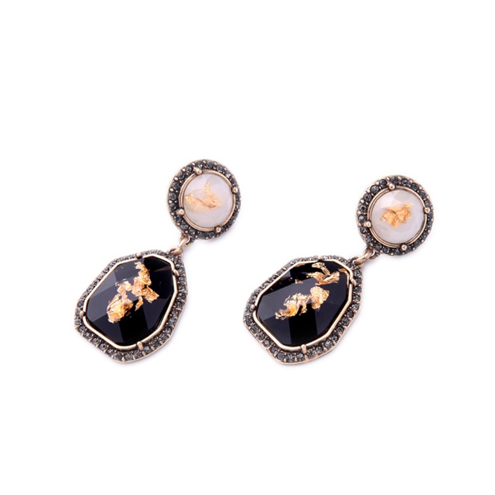 Boutique! Elegant Gold Leaf Crystal Drop Earrings - Picture 5 of 8